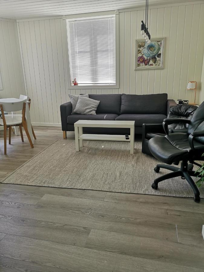 New 2 Bed In Apartment *